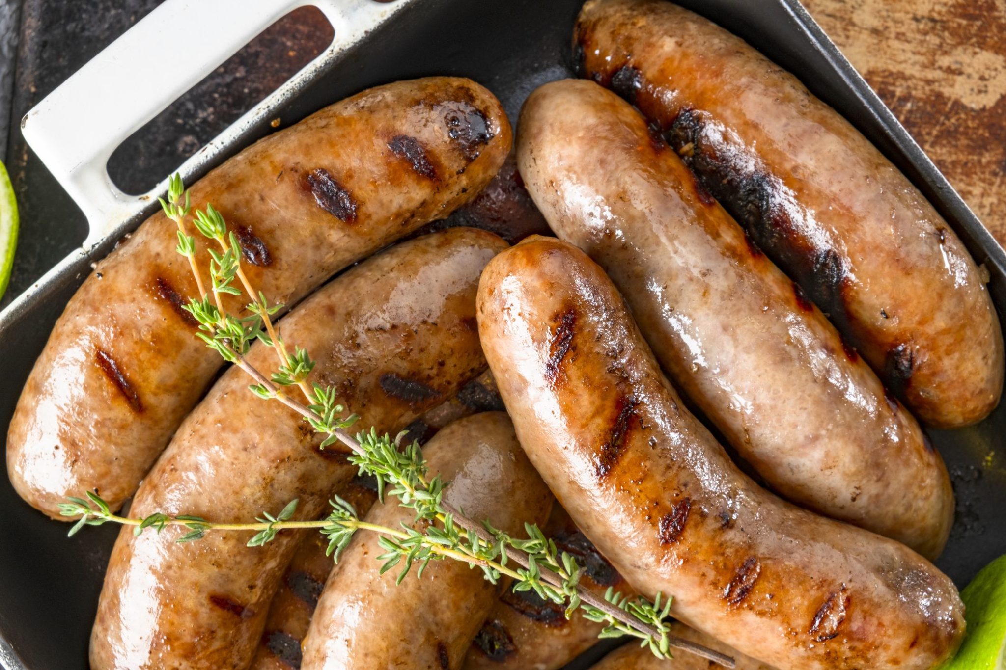 How to cook Bratwurst dinner and Bangers and Mash - BBQ's Algarve